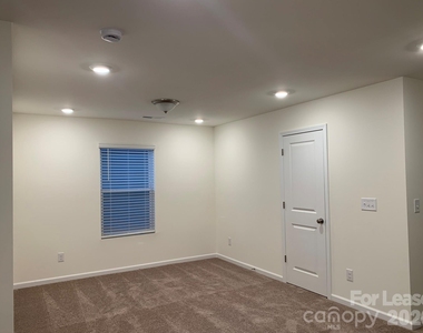 6049 Rizer Drive - Photo Thumbnail 21