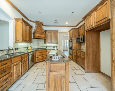 3201 Cedar Ridge Drive - Photo Thumbnail 7