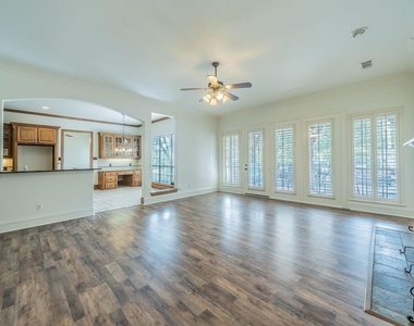 3201 Cedar Ridge Drive - Photo Thumbnail 5