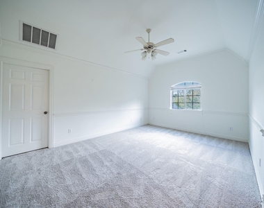 3201 Cedar Ridge Drive - Photo Thumbnail 21