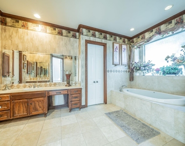 3201 Cedar Ridge Drive - Photo Thumbnail 13