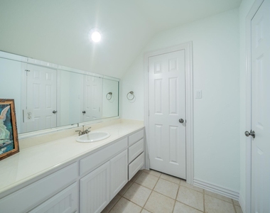 3201 Cedar Ridge Drive - Photo Thumbnail 26