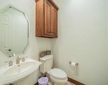 3201 Cedar Ridge Drive - Photo Thumbnail 25