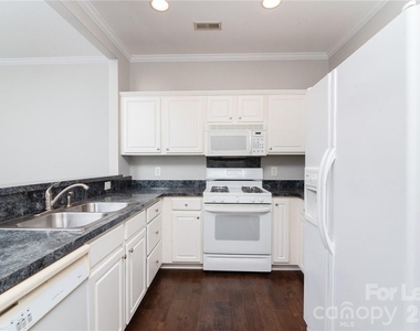 14925 Scothurst Lane - Photo Thumbnail 4