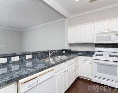 14925 Scothurst Lane - Photo Thumbnail 5