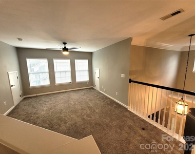 5618 Branthurst Drive - Photo Thumbnail 16