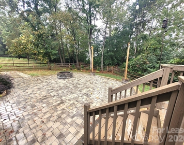 5618 Branthurst Drive - Photo Thumbnail 23