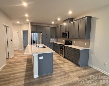 4455 Reed Creek Drive - Photo Thumbnail 2