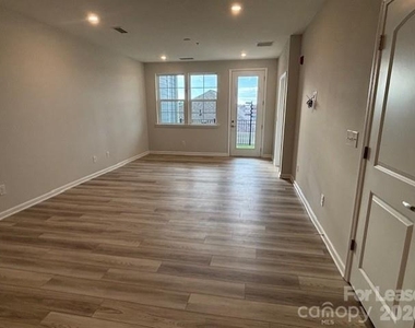 4455 Reed Creek Drive - Photo Thumbnail 4