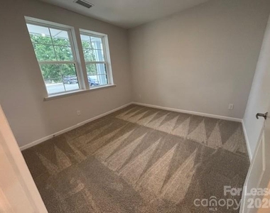 4455 Reed Creek Drive - Photo Thumbnail 5