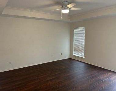 2613 Tulip Drive - Photo Thumbnail 8