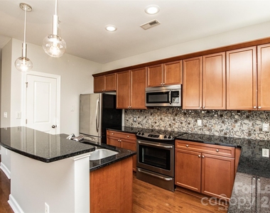 1829 Kenilworth Avenue - Photo Thumbnail 6