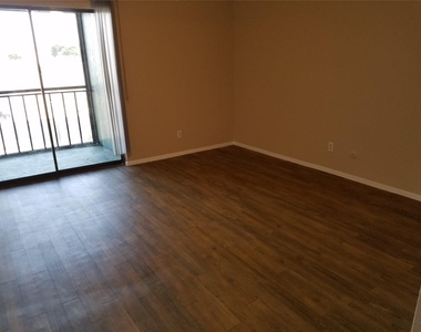 11450 Audelia Road - Photo Thumbnail 8