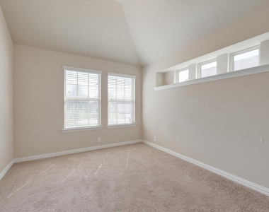 4829 Lemon Grove Drive - Photo Thumbnail 6