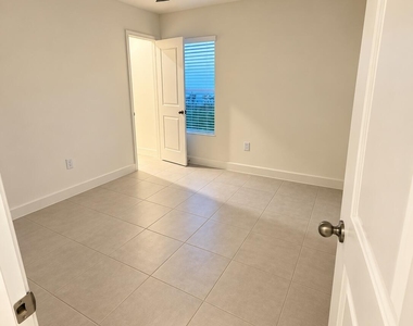 2830 Woodacre Drive - Photo Thumbnail 7