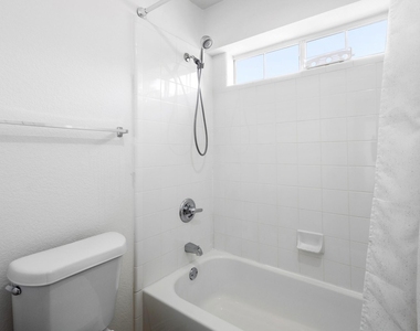 4227 Adam Drive - Photo Thumbnail 11