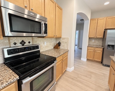 3615 Nw Deer Oak Drive - Photo Thumbnail 5