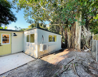 1028 Ne 36th Street - Photo Thumbnail 16