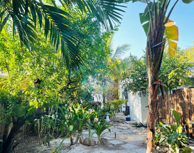 1028 Ne 36th Street - Photo Thumbnail 19