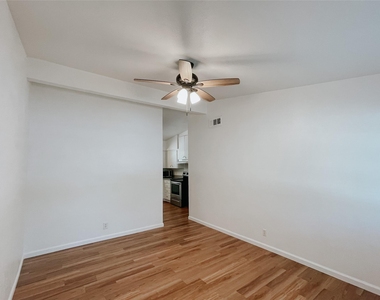405 Knob Circle - Photo Thumbnail 3