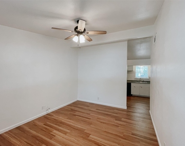 405 Knob Circle - Photo Thumbnail 4
