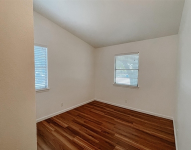 405 Knob Circle - Photo Thumbnail 10