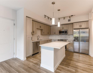 8894 Nw 44th Street - Photo Thumbnail 4