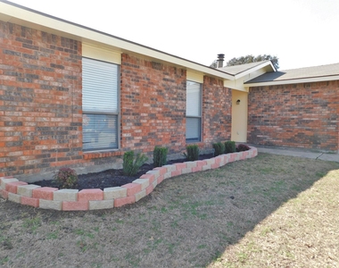 4937 Ward Drive - Photo Thumbnail 2