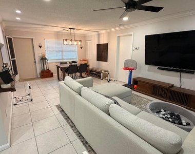 9611 Nw 4th Street - Photo Thumbnail 3