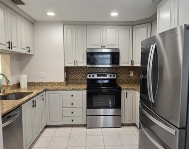 9611 Nw 4th Street - Photo Thumbnail 5