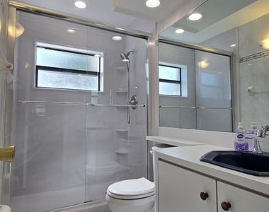 9611 Nw 4th Street - Photo Thumbnail 12