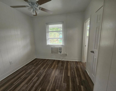 3000 Nw 5th Avenue - Photo Thumbnail 2