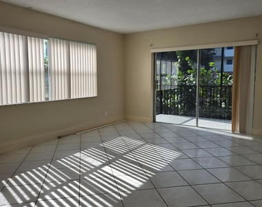 6061 N Falls Cir Drive - Photo Thumbnail 17