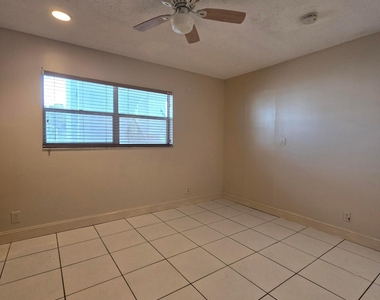 6061 N Falls Cir Drive - Photo Thumbnail 6