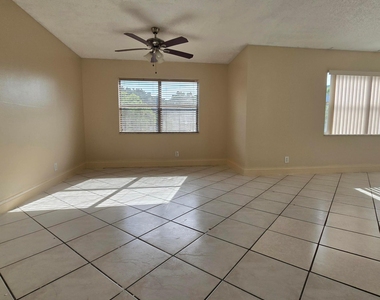 6061 N Falls Cir Drive - Photo Thumbnail 13