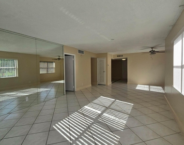 6061 N Falls Cir Drive - Photo Thumbnail 11