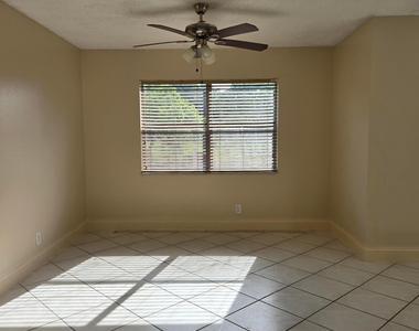 6061 N Falls Cir Drive - Photo Thumbnail 18