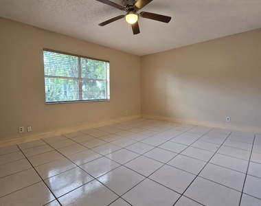 6061 N Falls Cir Drive - Photo Thumbnail 27