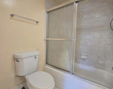 6061 N Falls Cir Drive - Photo Thumbnail 30