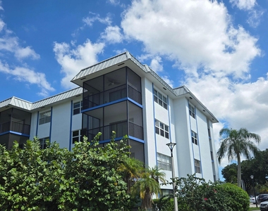 6061 N Falls Cir Drive - Photo Thumbnail 9