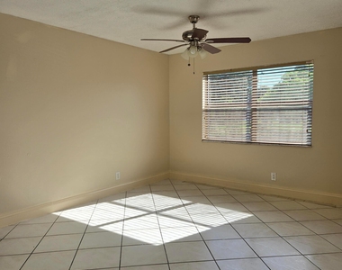 6061 N Falls Cir Drive - Photo Thumbnail 16