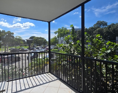 6061 N Falls Cir Drive - Photo Thumbnail 20