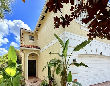 9138 Villa Palma Lane - Photo Thumbnail 5