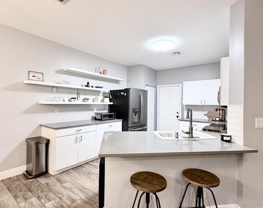 9138 Villa Palma Lane - Photo Thumbnail 16