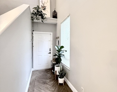 9138 Villa Palma Lane - Photo Thumbnail 10