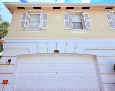 9138 Villa Palma Lane - Photo Thumbnail 9