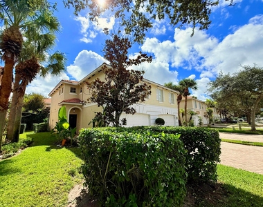 9138 Villa Palma Lane - Photo Thumbnail 4