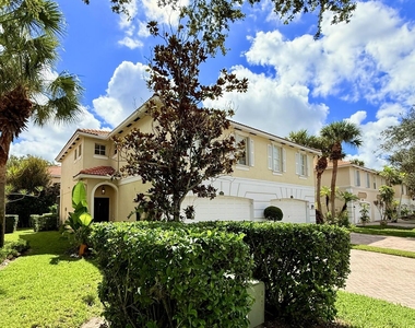 9138 Villa Palma Lane - Photo Thumbnail 3