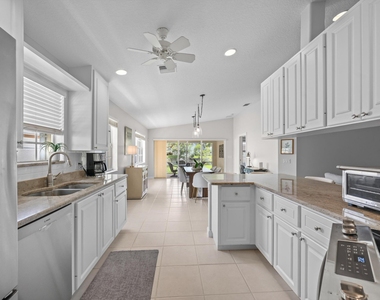 3136 Verdmont Lane - Photo Thumbnail 6