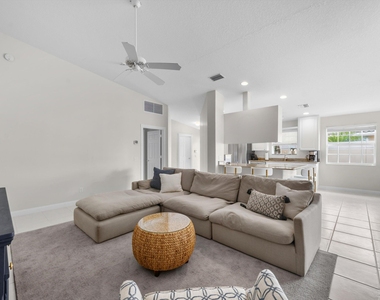 3136 Verdmont Lane - Photo Thumbnail 3